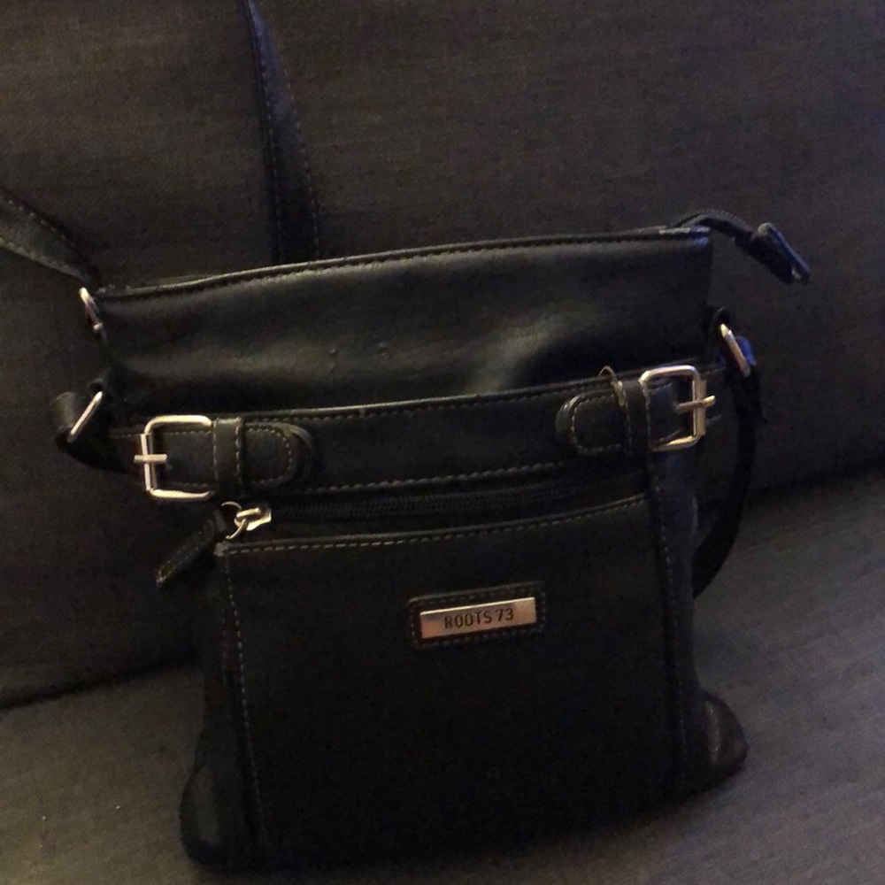 Roots purse